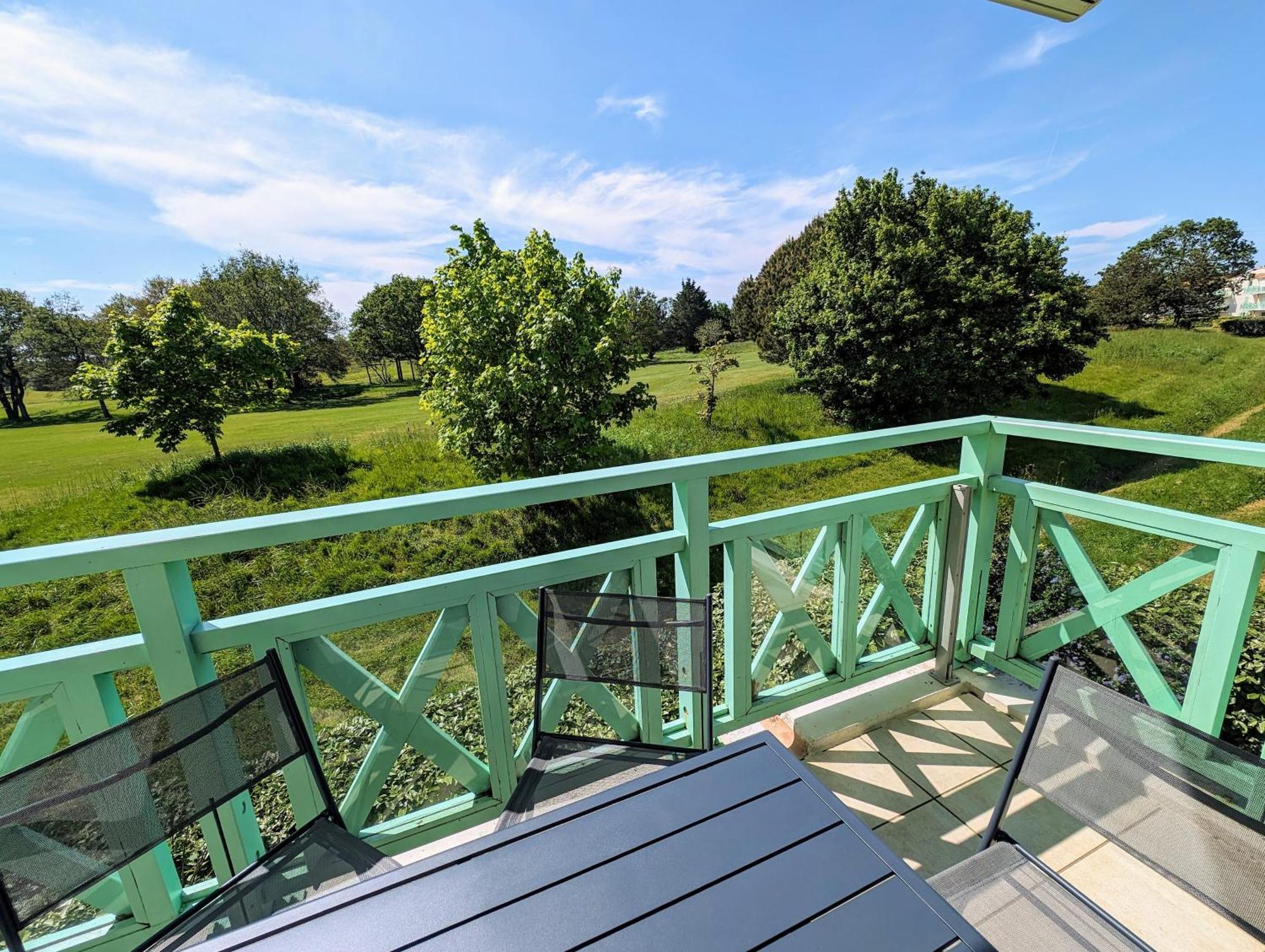 Appartement Avec Vue Sur Golf بورنيك المظهر الخارجي الصورة